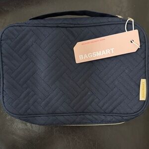 BAGSMART Quilted Navy Travel Organizer